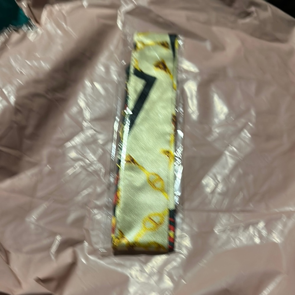 White and Yellow Patterned Twilly